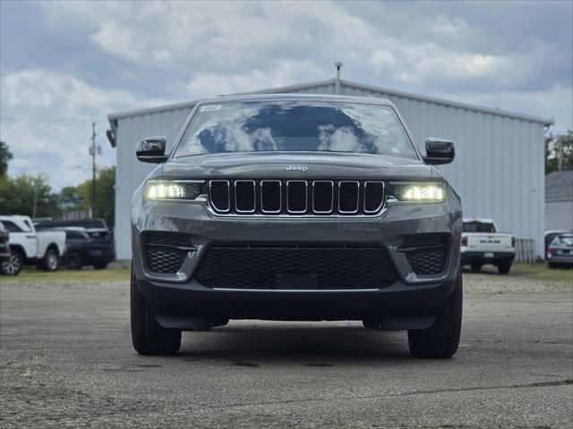 2027 Jeep Grand Cherokee Laredo X