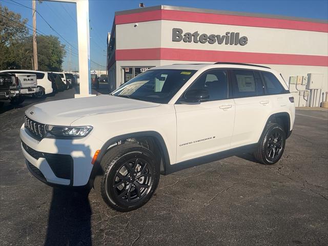 2027 Jeep Grand Cherokee Laredo Altitude for sale in Batesville, IN