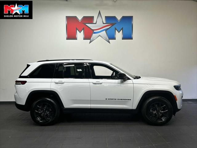 2027 Jeep Grand Cherokee GRAND CHEROKEE LAREDO ALTITUDE 4X4