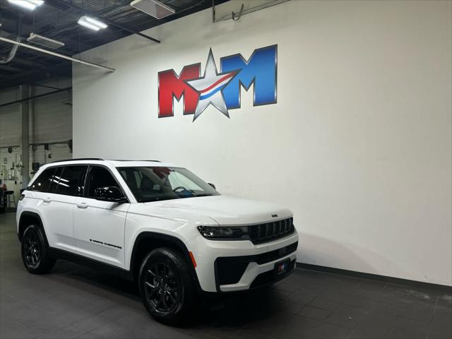 2027 Jeep Grand Cherokee GRAND CHEROKEE LAREDO ALTITUDE 4X4