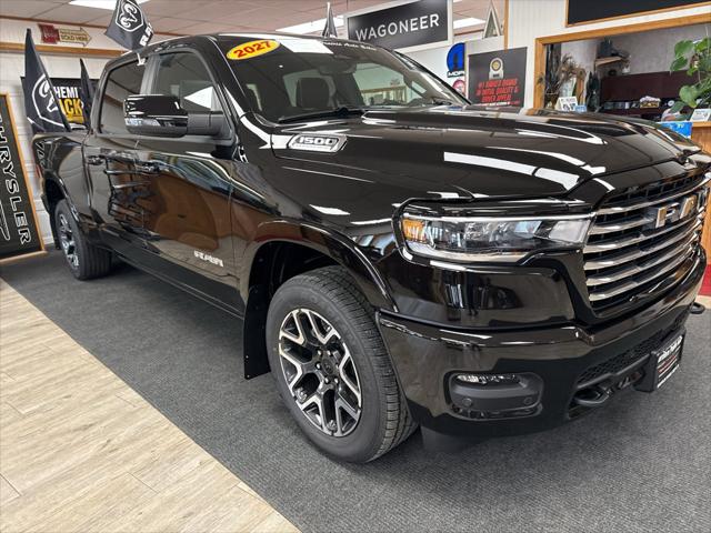2027 RAM Ram 1500 RAM 1500 LARAMIE CREW CAB 4X4 64 BOX