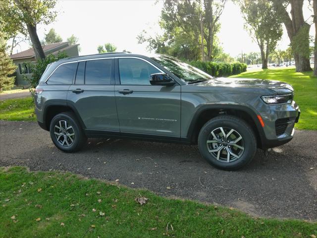 2027 Jeep Grand Cherokee GRAND CHEROKEE LAREDO X 4X4 2027 Jeep Grand Cherokee GRAND CHEROKEE LAREDO X 4X4