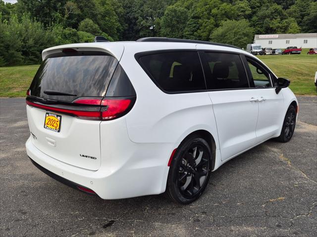 2025 Chrysler Pacifica Limited