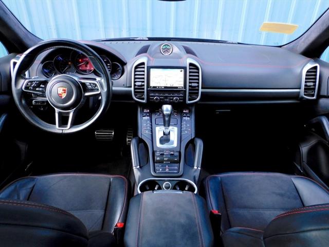 2016 Porsche Cayenne GTS