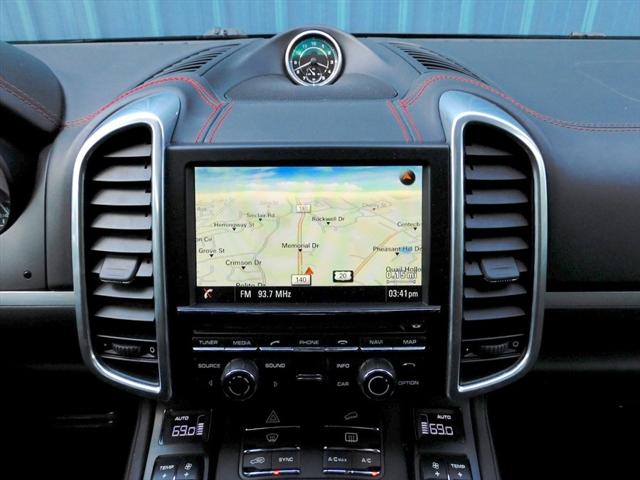 2016 Porsche Cayenne GTS