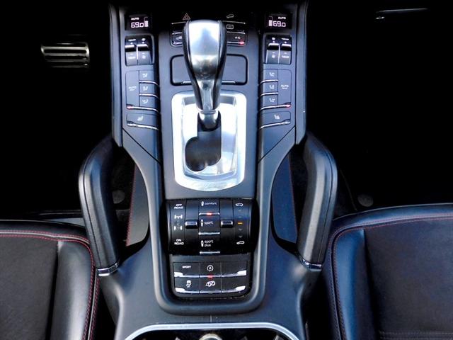 2016 Porsche Cayenne GTS