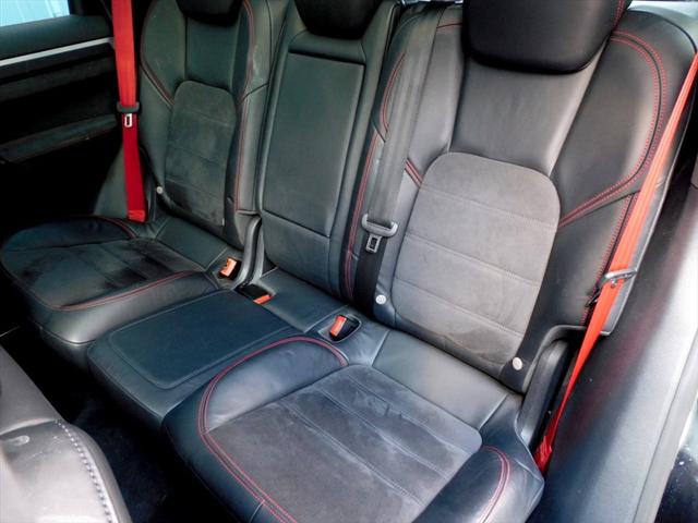 2016 Porsche Cayenne GTS