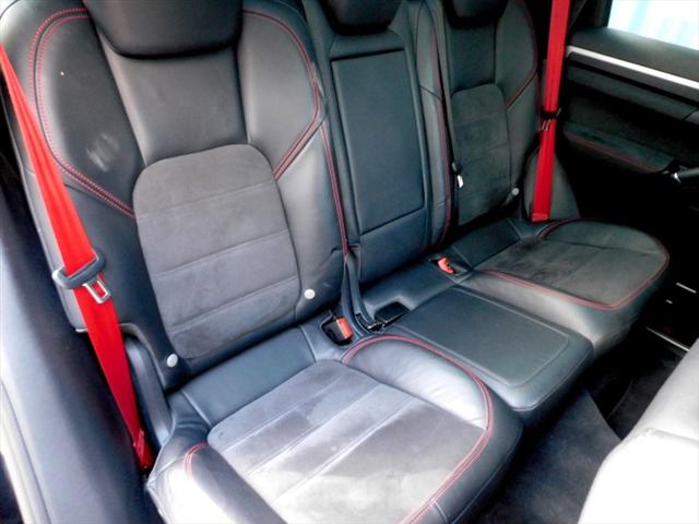 2016 Porsche Cayenne GTS
