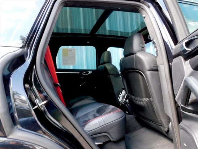 2016 Porsche Cayenne GTS