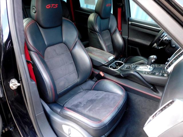 2016 Porsche Cayenne GTS