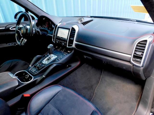 2016 Porsche Cayenne GTS
