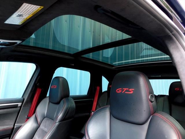 2016 Porsche Cayenne GTS