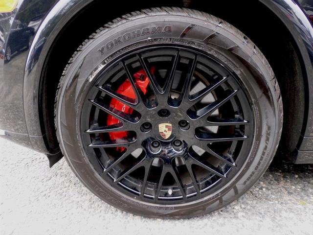 2016 Porsche Cayenne GTS