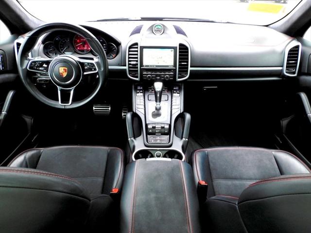 2016 Porsche Cayenne GTS