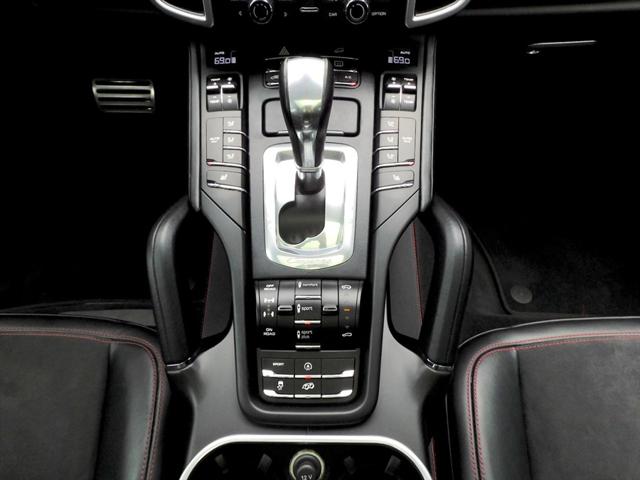 2016 Porsche Cayenne GTS