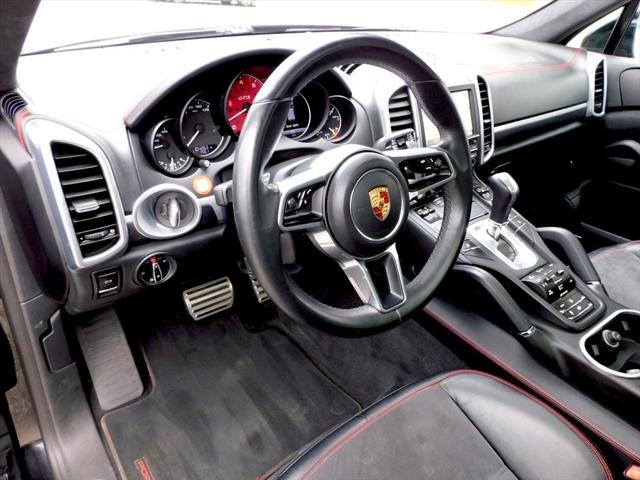 2016 Porsche Cayenne GTS