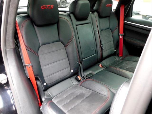2016 Porsche Cayenne GTS