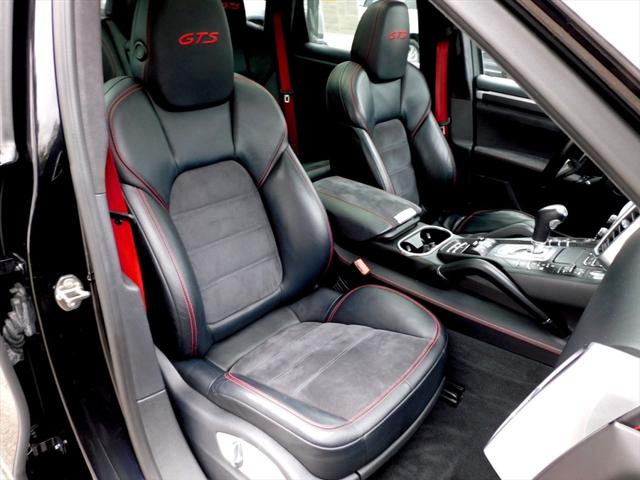 2016 Porsche Cayenne GTS