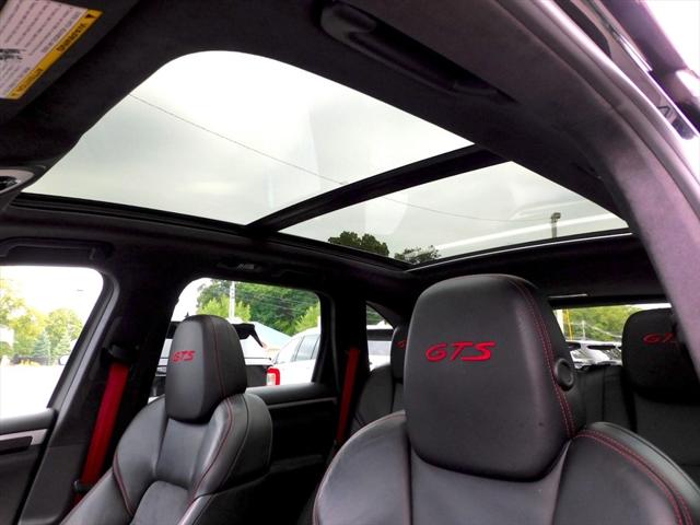 2016 Porsche Cayenne GTS