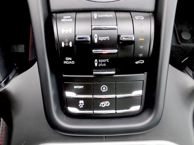 2016 Porsche Cayenne GTS