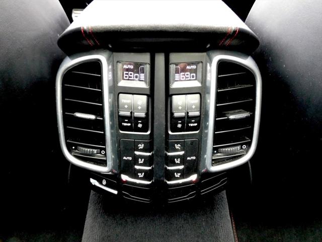 2016 Porsche Cayenne GTS