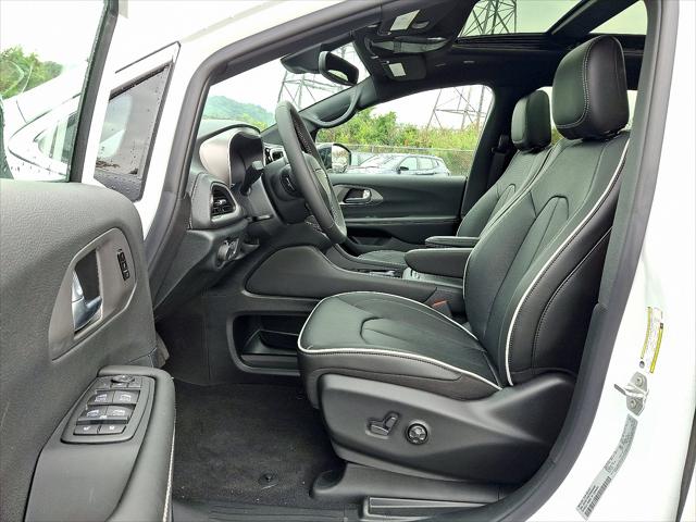 2027 Chrysler Pacifica Limited