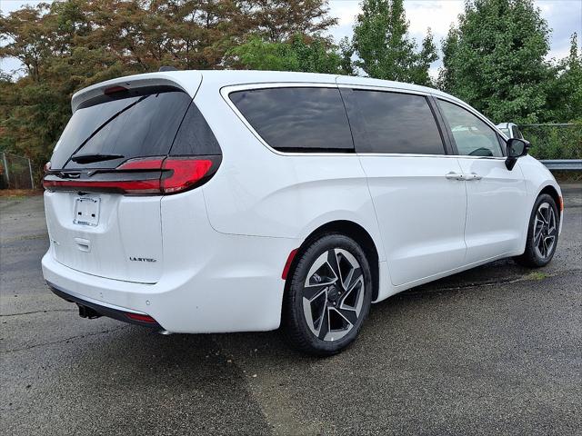 2027 Chrysler Pacifica Limited