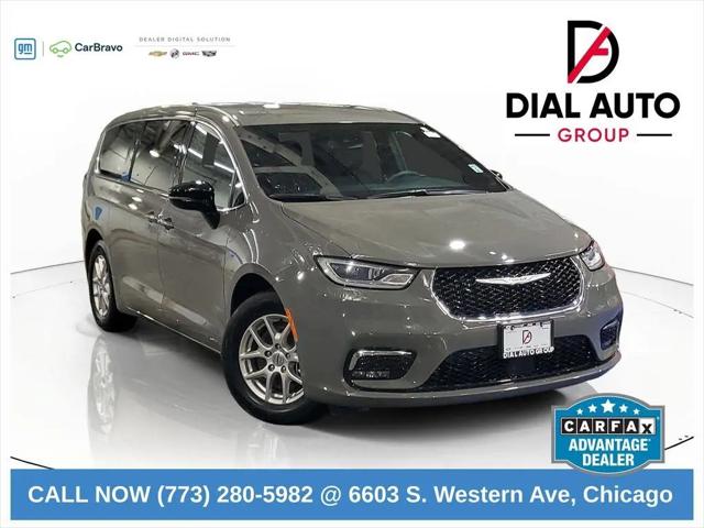 2025 Chrysler Pacifica Select for sale in Chicago, IL