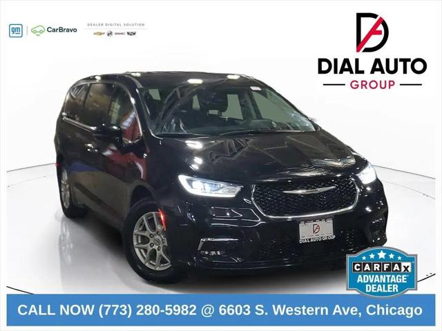 2024 Chrysler Pacifica Touring L for sale in Chicago, IL