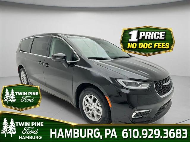 2024 Chrysler Pacifica Touring L for sale in Hamburg, PA