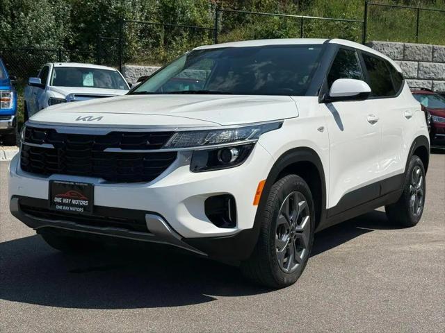 2024 Kia Seltos LX for sale in Burnsville, MN