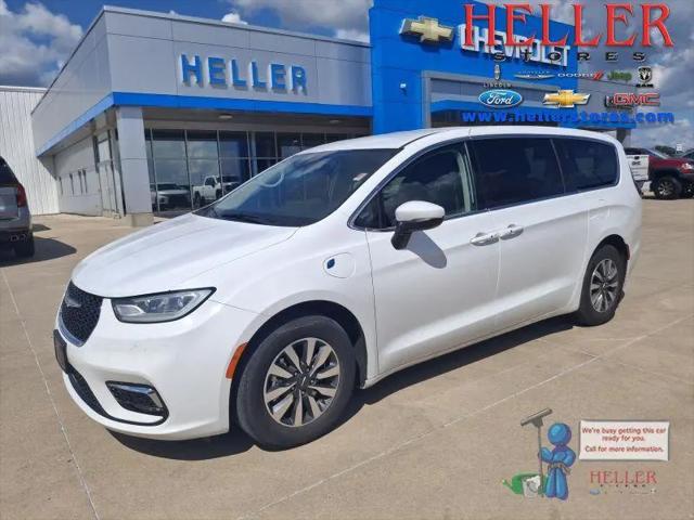 2023 Chrysler Pacifica Hybrid Touring L for sale in El Paso, IL