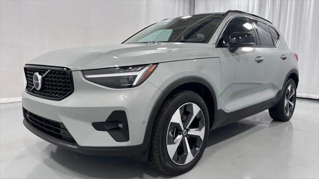 2026 Volvo XC40 Plus, B5 AWD Gas (mild hybrid), Dark for sale in Willoughby, OH
