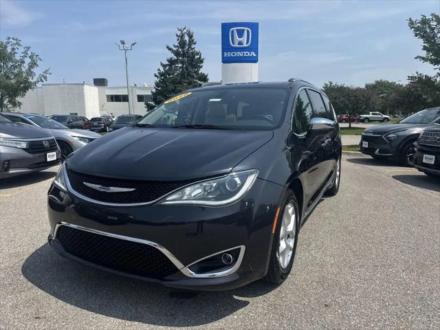 2020 Chrysler Pacifica Limited for sale in Clive, IA