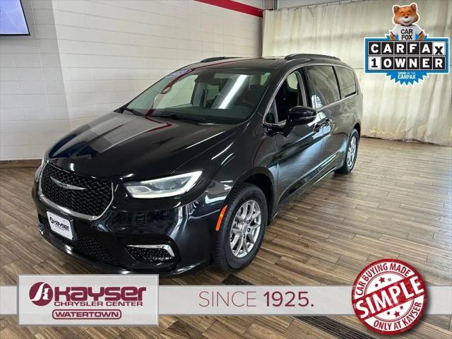 2021 Chrysler Pacifica Touring for sale in Watertown, WI