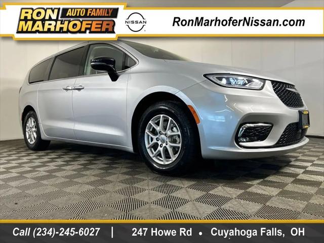 2024 Chrysler Pacifica Touring L for sale in Cuyahoga Falls, OH