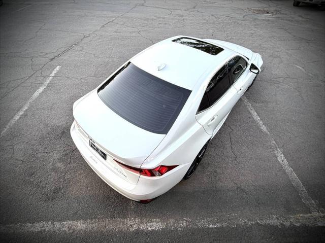 2016 Lexus IS 200t Base 4dr Sedan