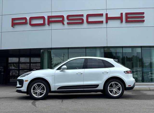 2023 Porsche Macan Base