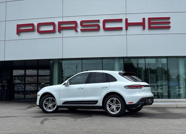 2023 Porsche Macan Base