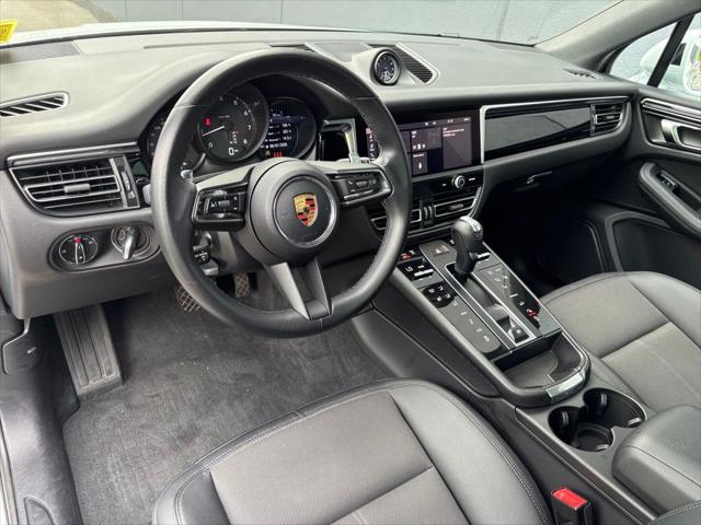 2023 Porsche Macan Base