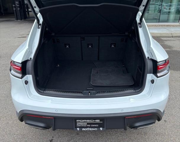 2023 Porsche Macan Base