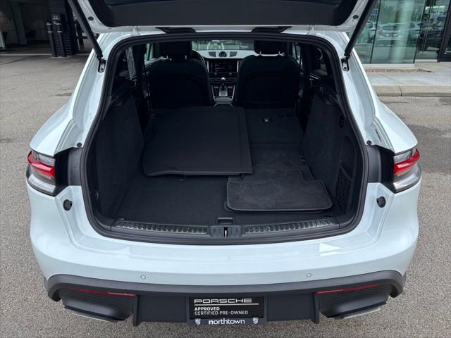 2023 Porsche Macan Base