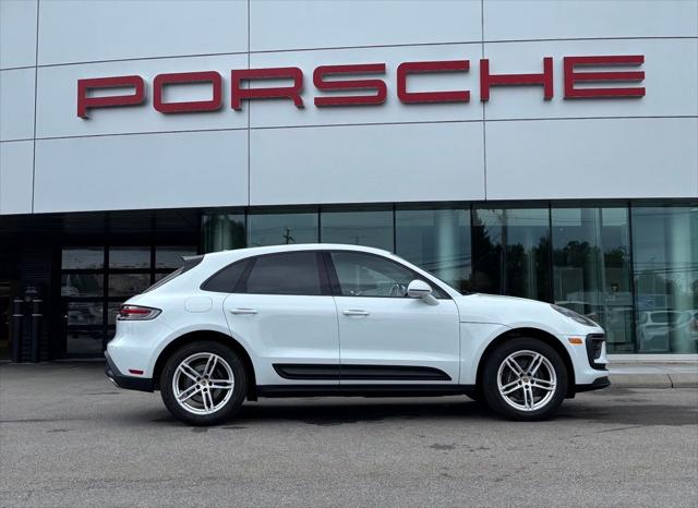2023 Porsche Macan Base
