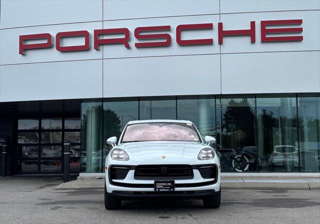 2023 Porsche Macan Base