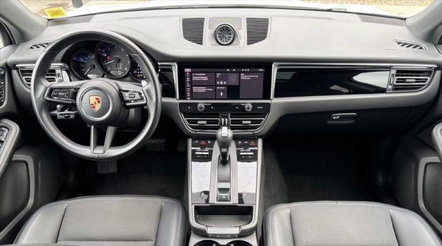 2023 Porsche Macan Base