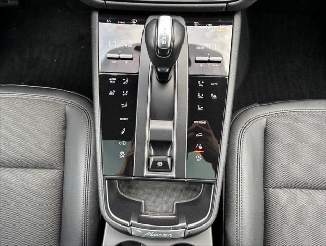 2023 Porsche Macan Base