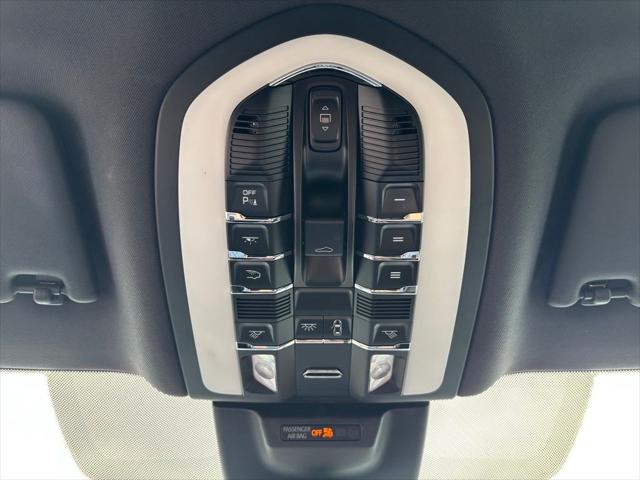 2023 Porsche Macan Base