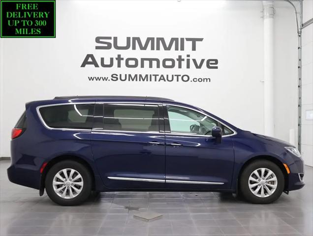 2017 Chrysler Pacifica Touring-L for sale in Fond Du Lac, WI