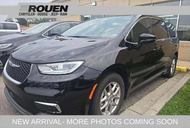 2025 Chrysler Pacifica Select for sale in Woodville, OH