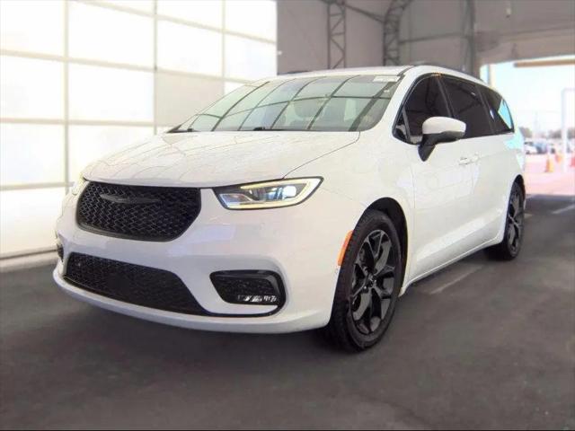2023 Chrysler Pacifica Touring L for sale in Battle Creek, MI